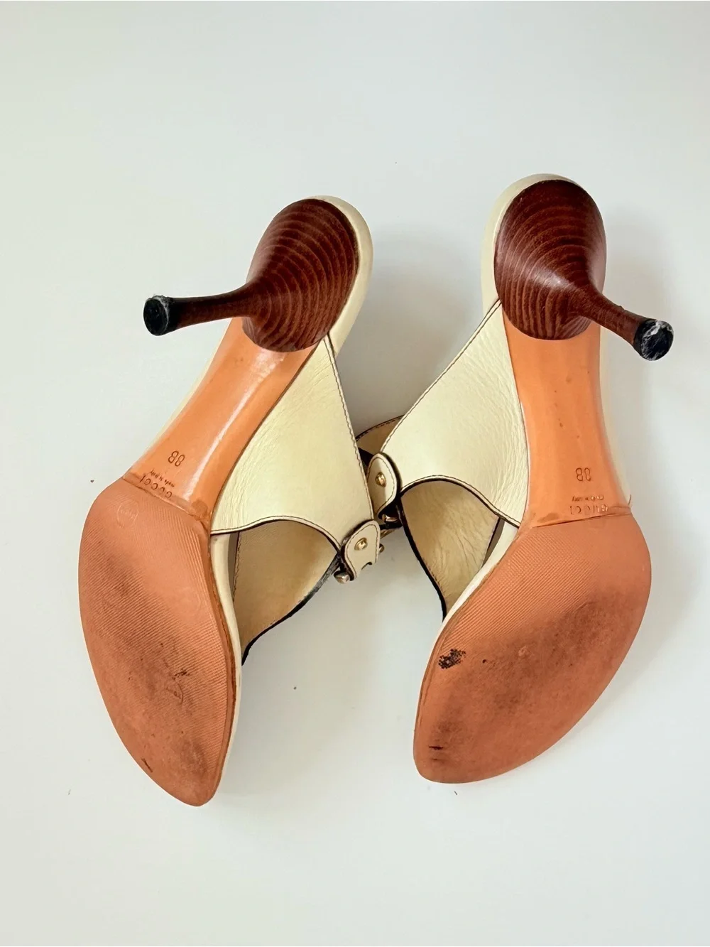 GUCCI Vintage Horsebit Python Leather Thong Sandals Ivory Gold Y2K Heels 8B